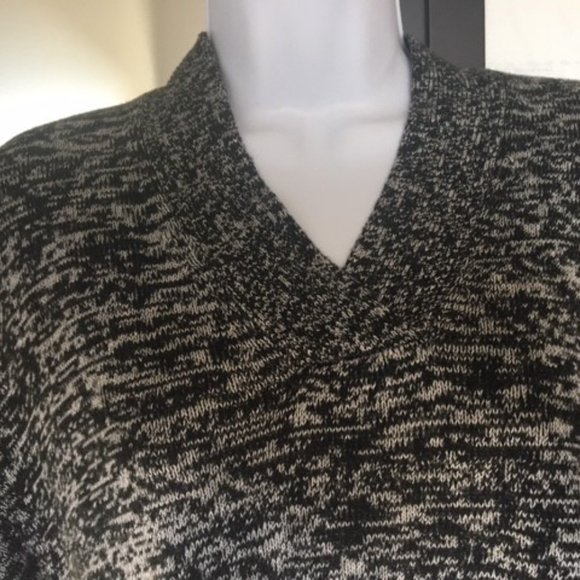 Halston Sweater, short sleeve, size S. Super comfortable and versitile - Picture 3 of 5